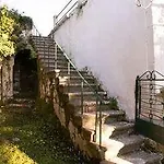 Eleni Villa