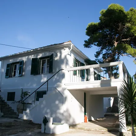 Eleni Villa